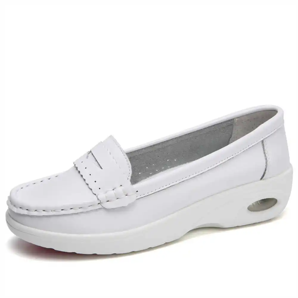 Thick Sole Slipon White Traine – Luxury Lifestyle Shorts recenzja i cena
