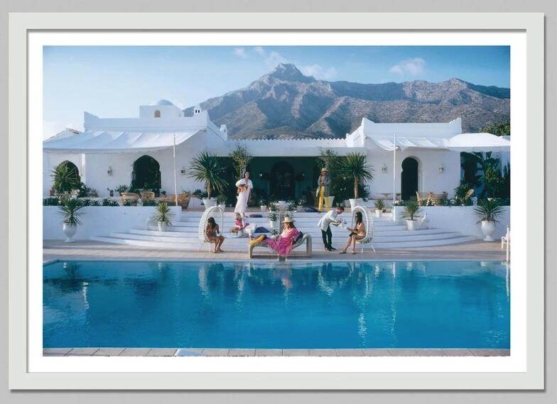 Retro Poolside Host Luxury Lif – Luxury Lifestyle Living recenzja i cena